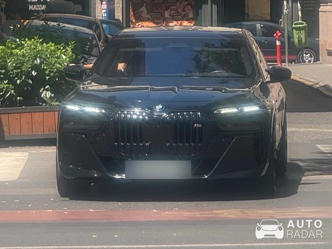 BMW 7 Series G70 Active Hybrid spotted in Budapest