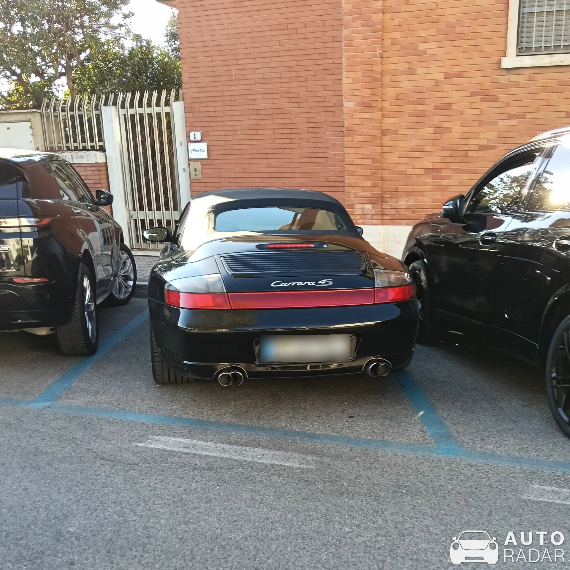 Porsche 996 Carrera 4S Cabriolet spotted in Forte dei Marmi