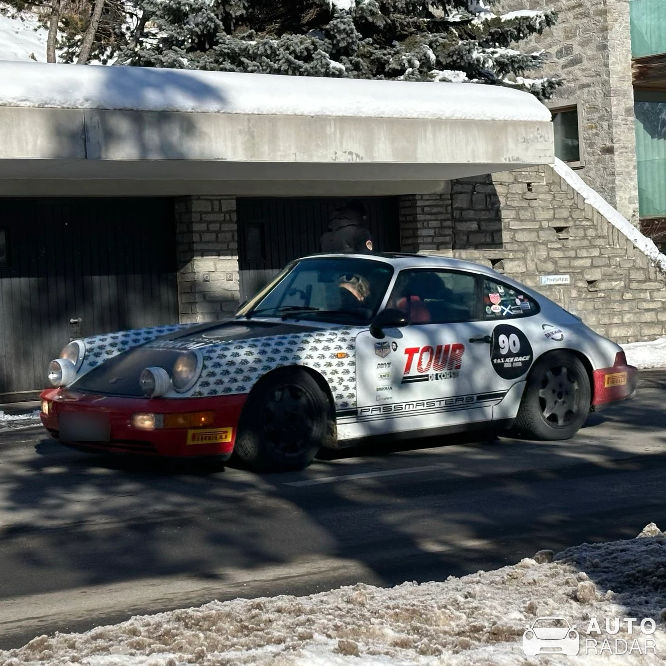 Porsche 964 Carrera spotted in Sankt Moritz, Schweiz