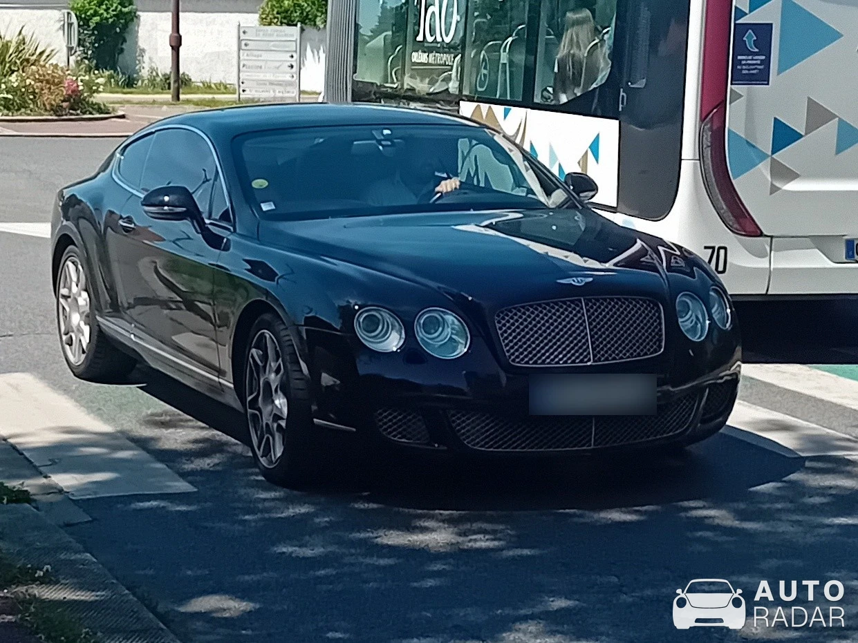 Bentley Continental GT spotted in Olivet