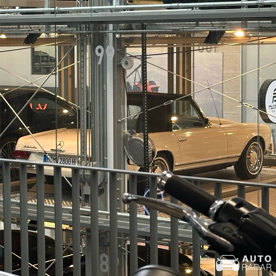 Mercedes-Benz 280 S spotted in München