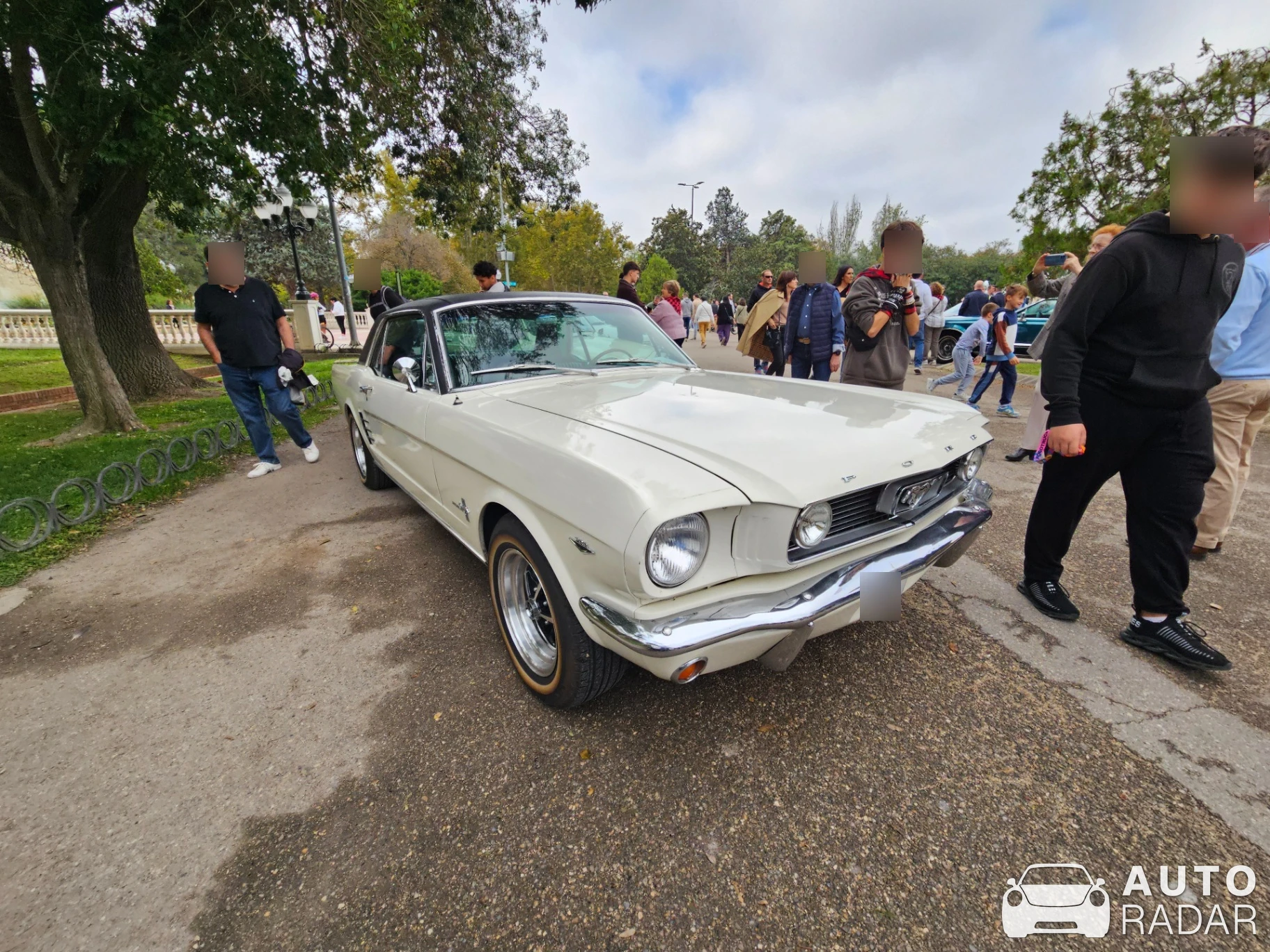Ford Mustang Coupé 1966 spotted in Zaragoza, Spain