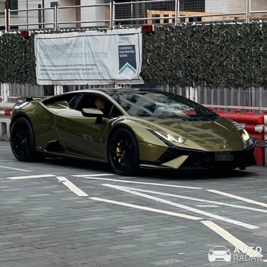Lamborghini Huracán LP640-2 Tecnica spotted in Greater London, United Kingdom