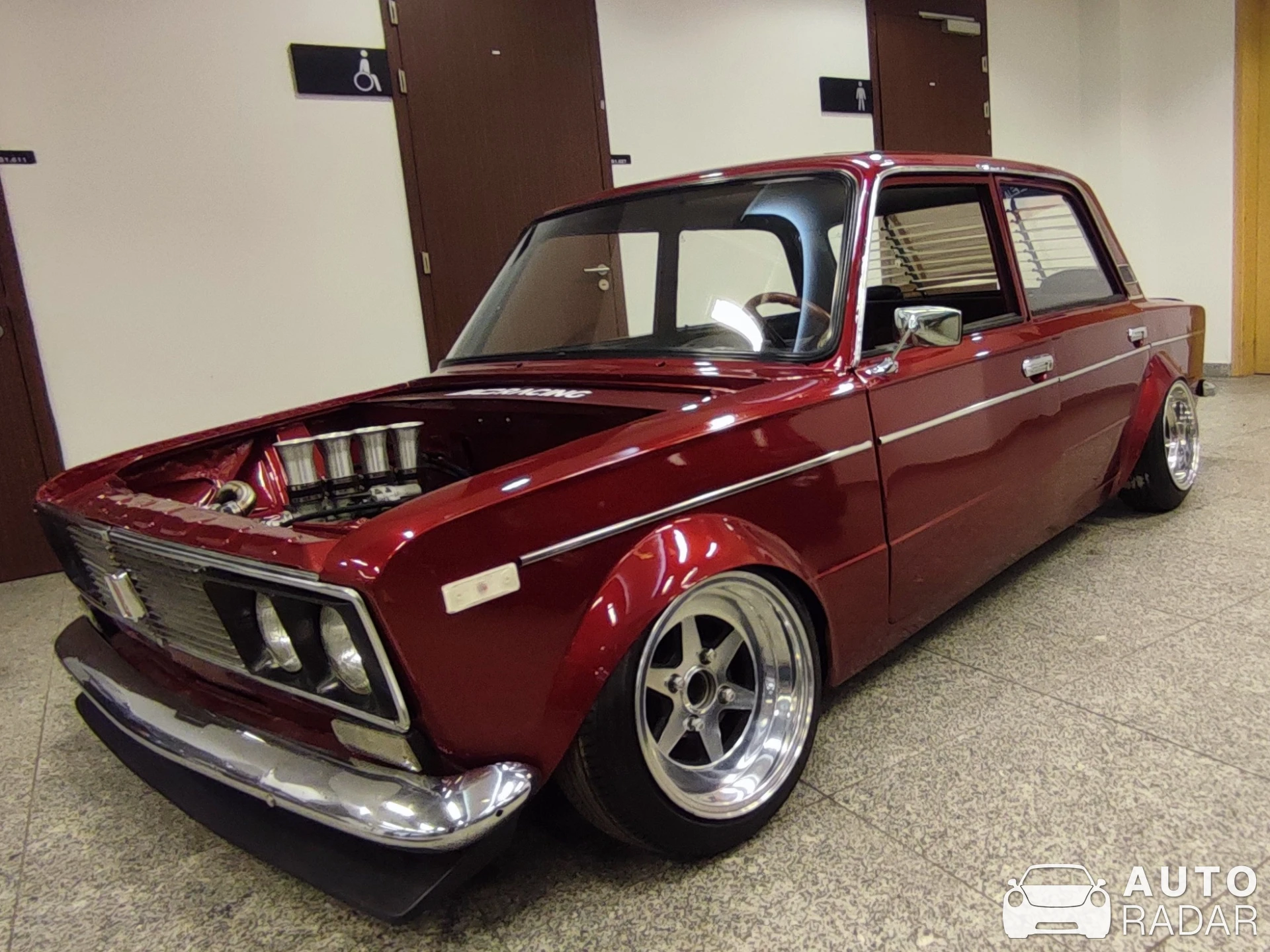Lada 2106 spotted in Warszawa