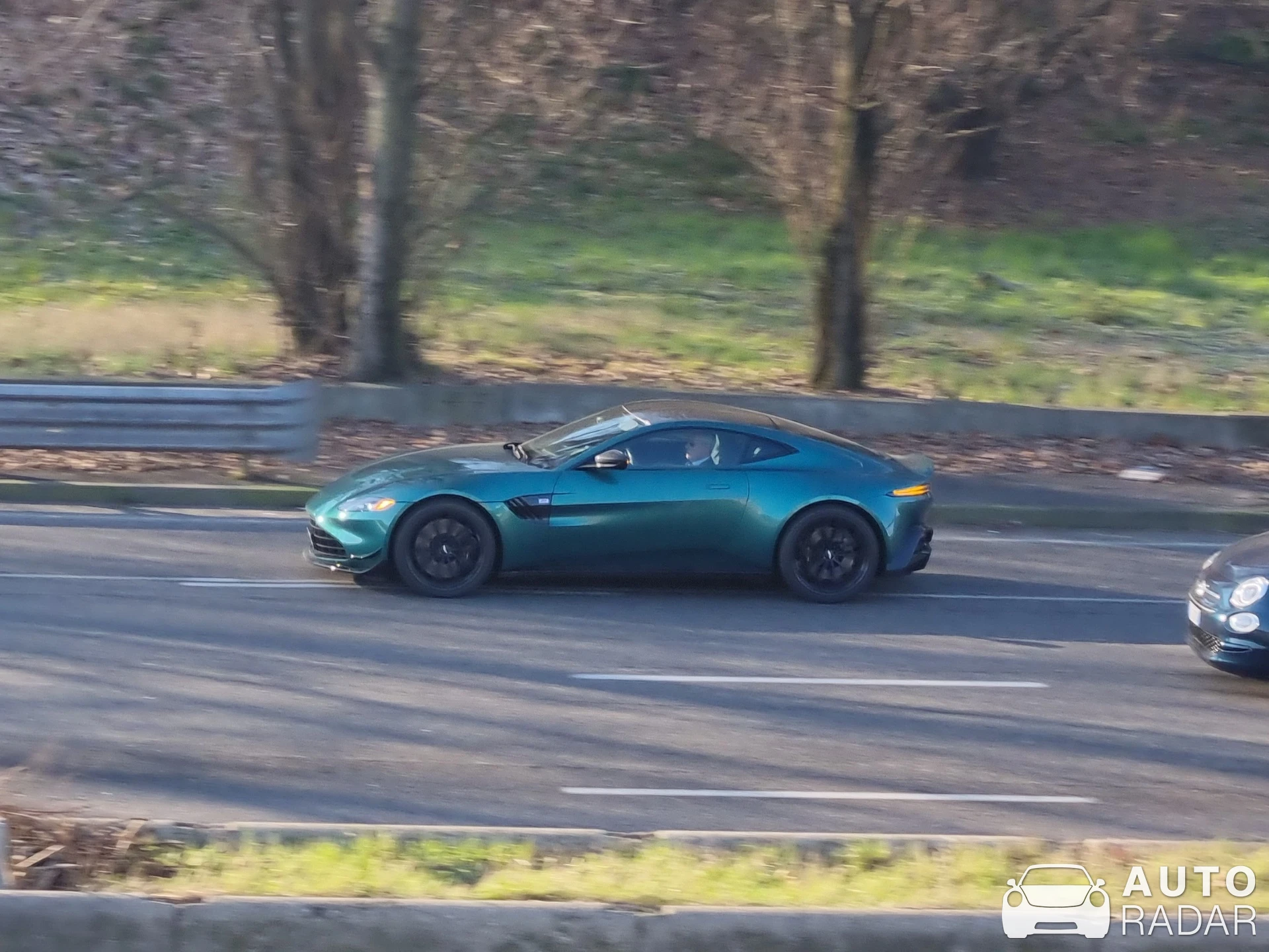 Aston Martin V8 Vantage spotted in Milano, Italia