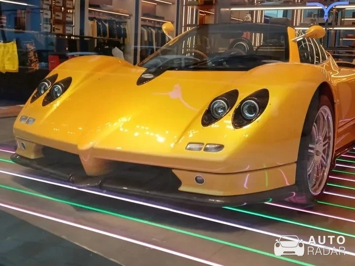 Pagani Zonda C12-S Roadster spotted in Eivissa