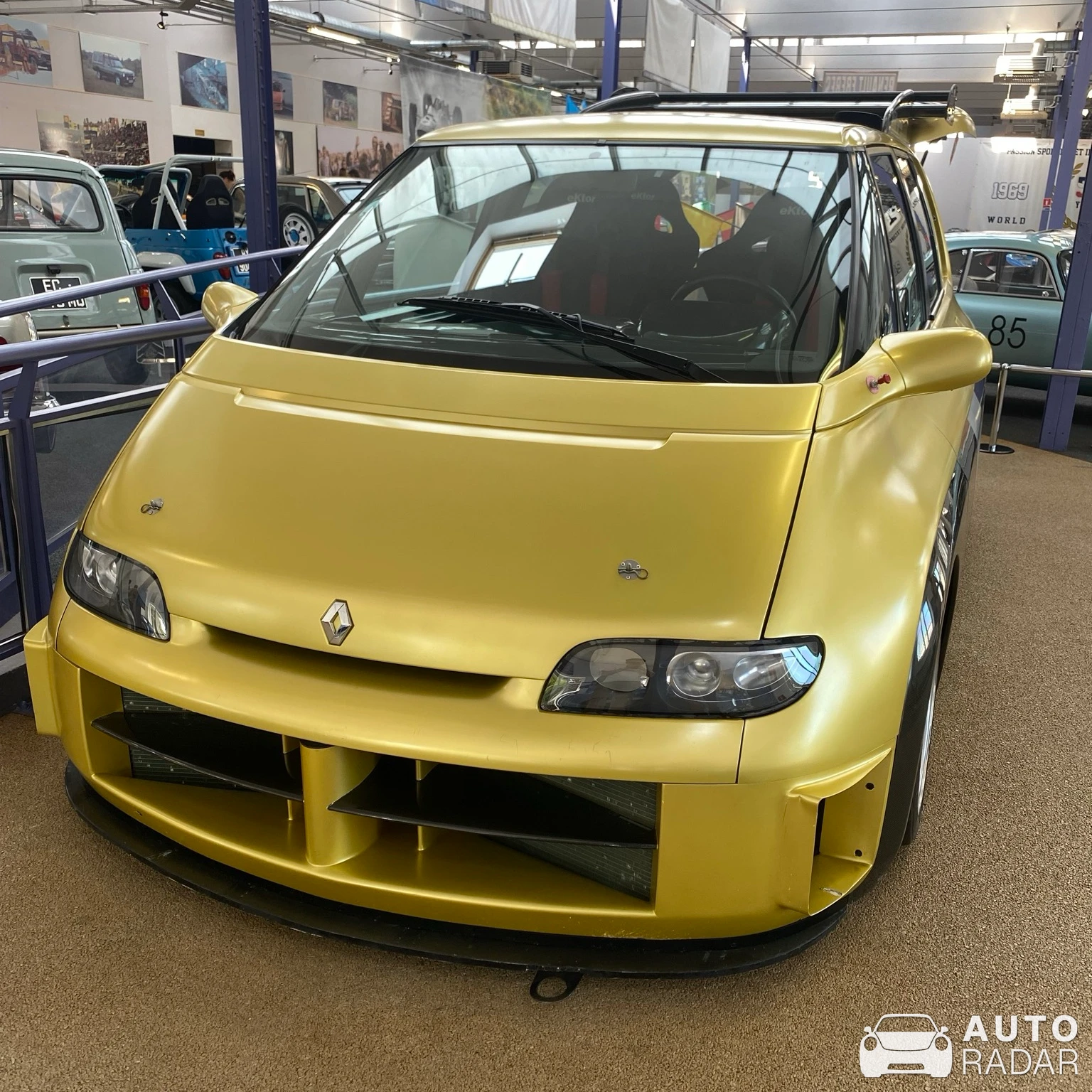 Renault Espace F1 spotted in Romorantin-Lanthenay