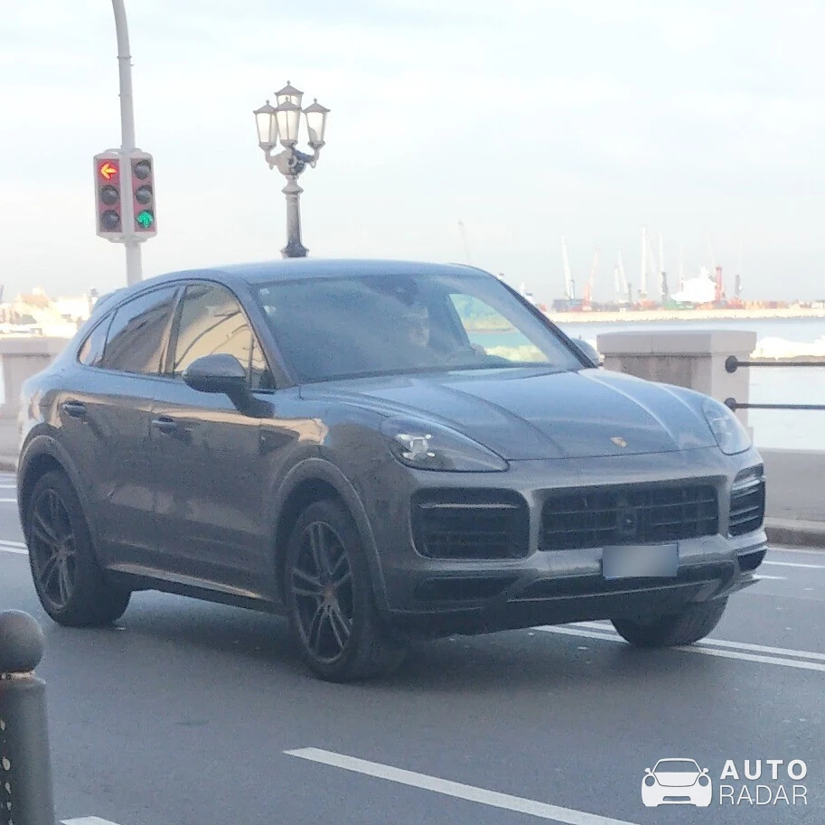Porsche Cayenne spotted in Bari, Italy