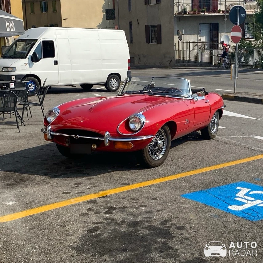 Jaguar E-Type spotted in Felino