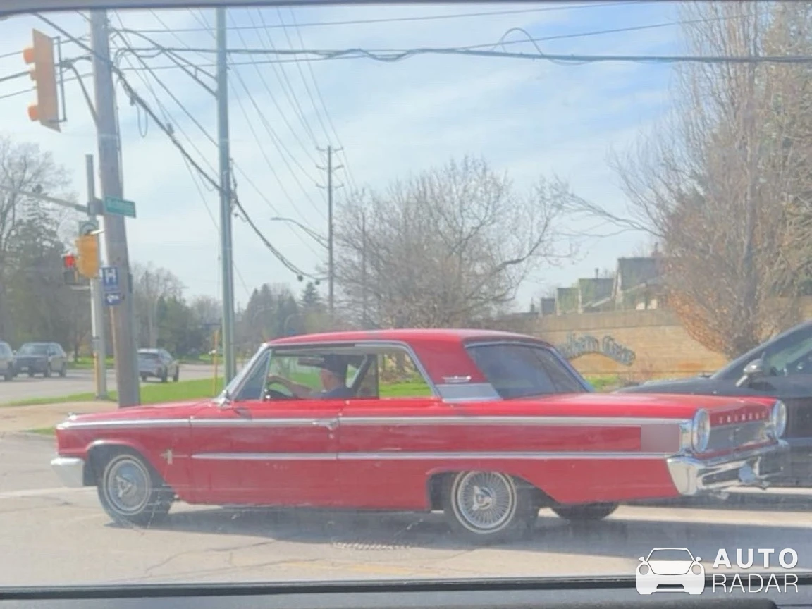 Ford Galaxie 500 1964 Hardtop spotted in London