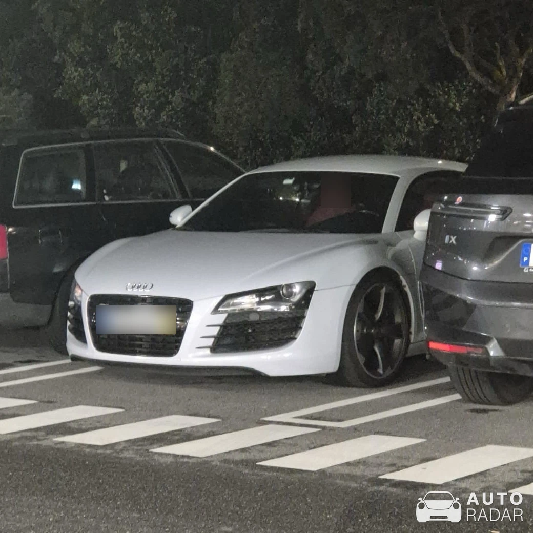 Audi R8 V8 Type 42 spotted in Leça da Palmeira, Portugal
