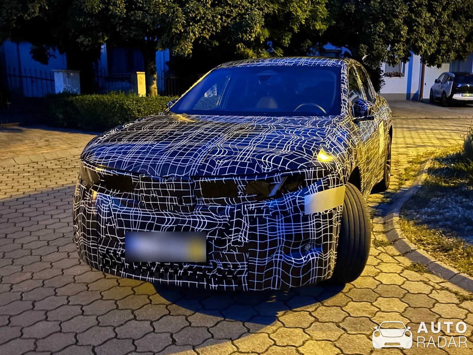 BMW IX3 Mule spotted in Debrecen
