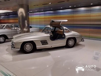 Mercedes-Benz 300SL Gullwing spotted in Monaco, Monaco