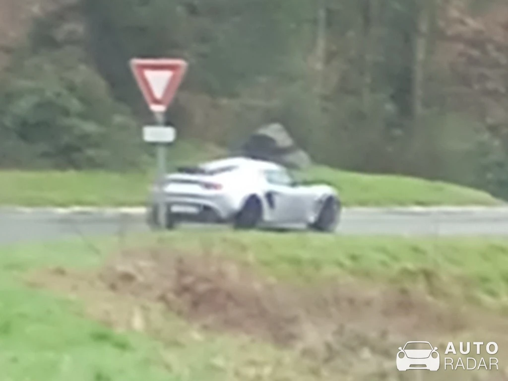 Lotus Elise S3 SC spotted in Bizanos