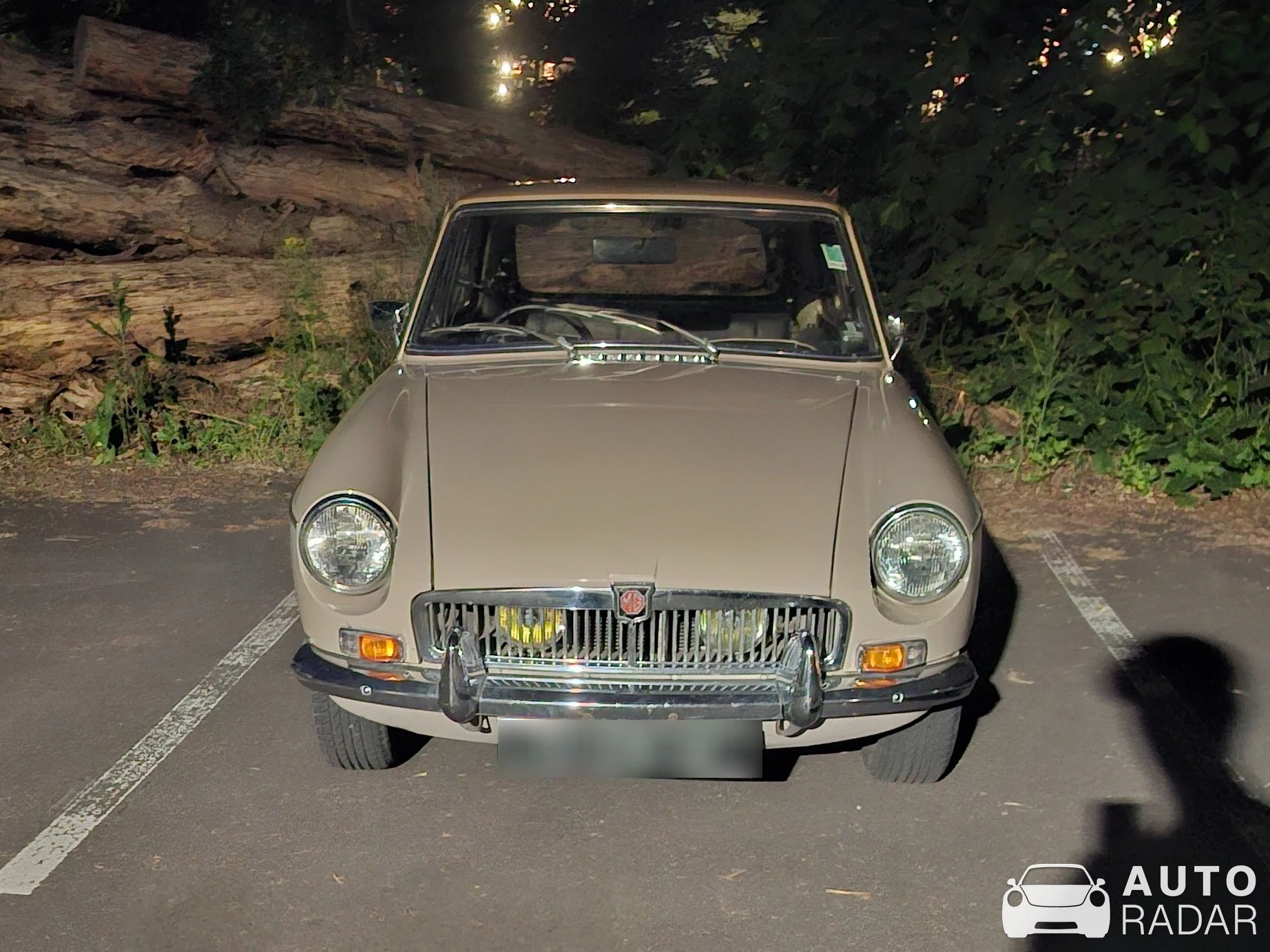 MG MGB spotted in Moulins-lès-Metz