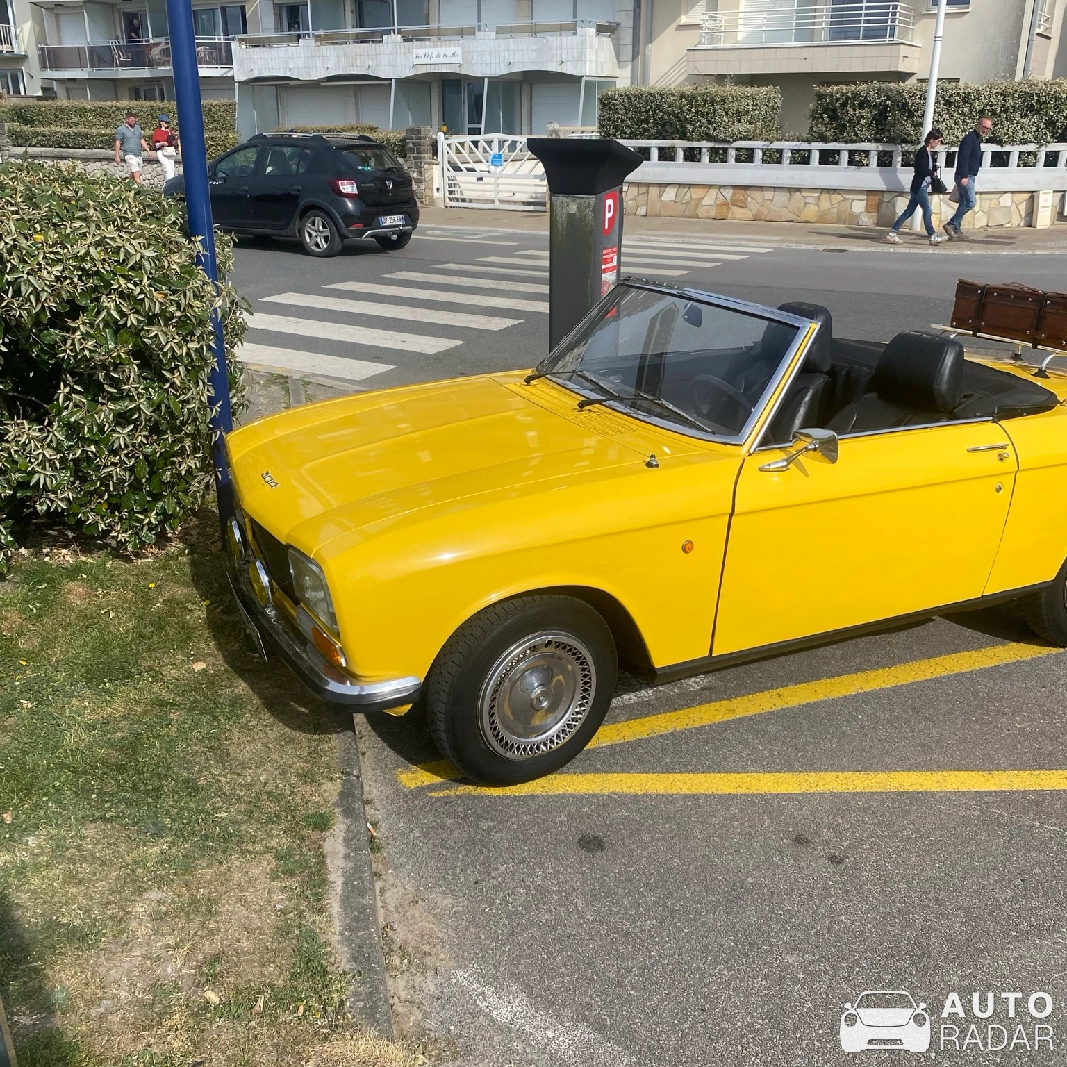 Peugeot 304 Cabriolet spotted in Le Touquet-Paris-Plage