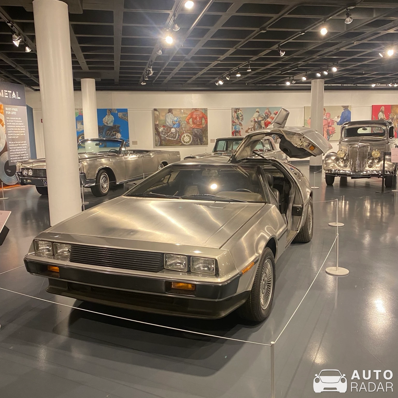 DeLorean DMC-12 spotted in Cleveland, Соединенные Штаты Америки