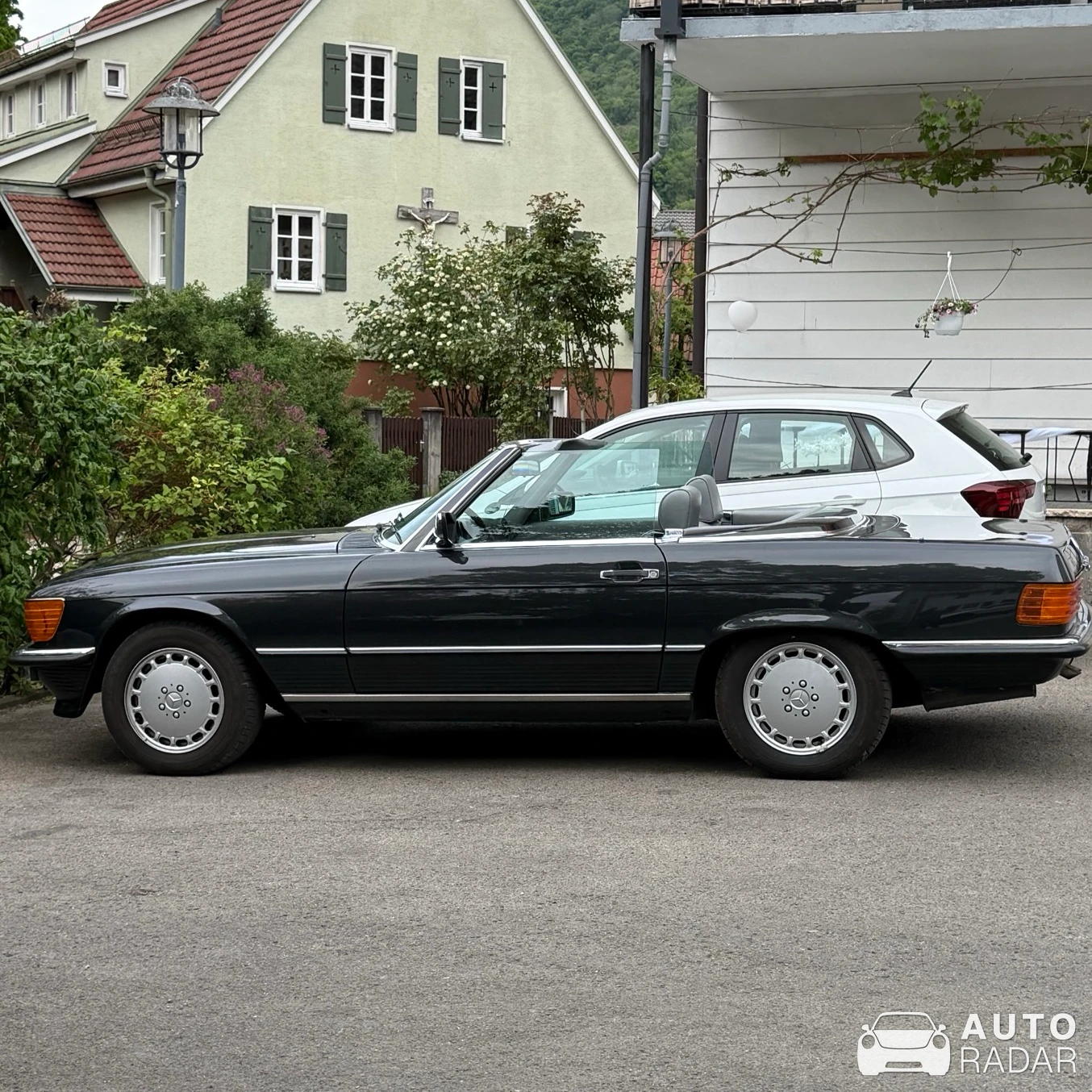 Mercedes-Benz 560 SL R107 spotted in Donzdorf