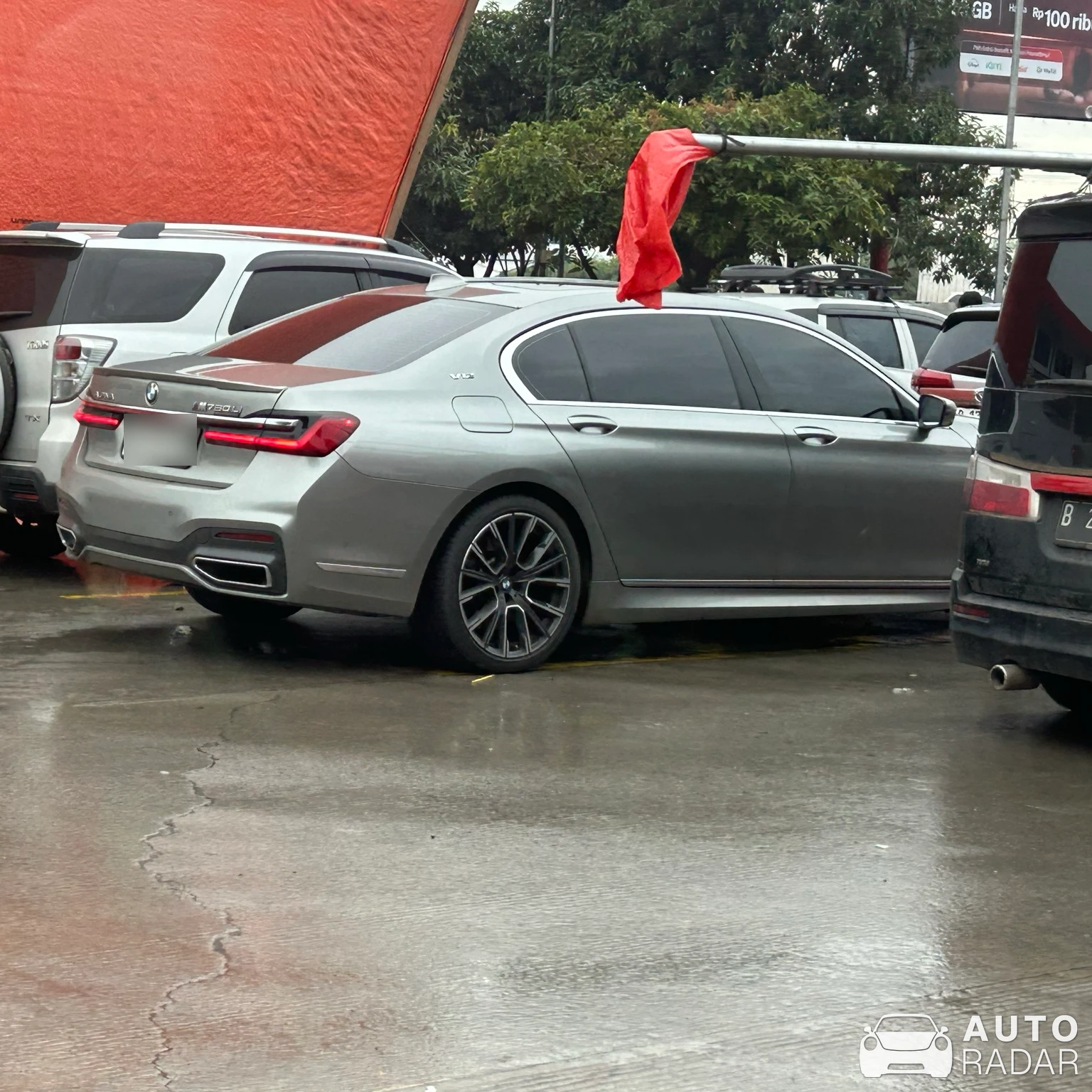 BMW M760Li xDrive spotted in Karawang, Indonesia