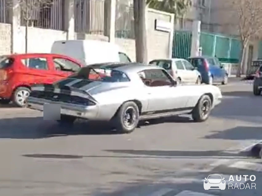 Chevrolet Camaro Z28 spotted in Bari, Italy