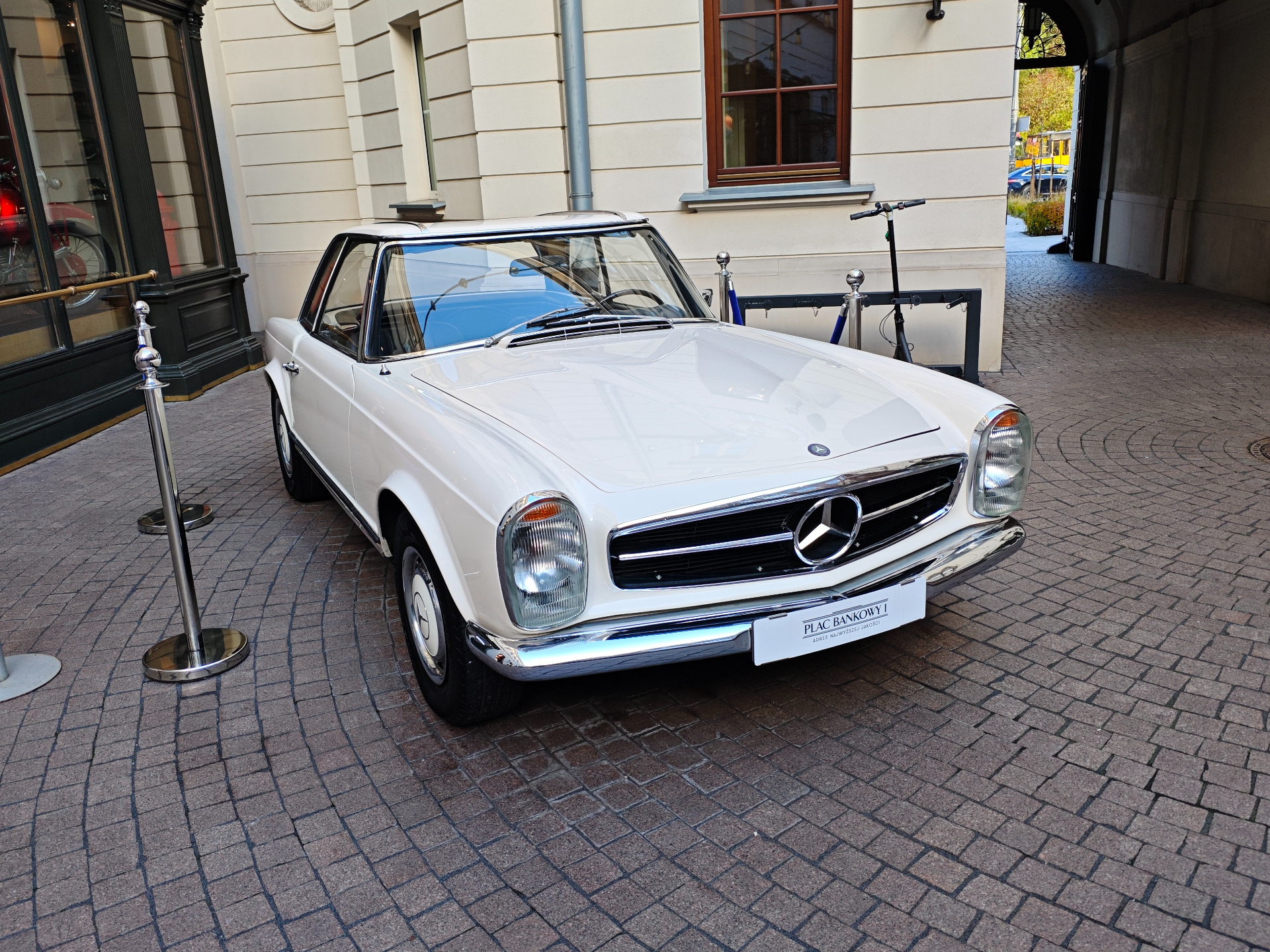 Mercedes-Benz 280SL W113