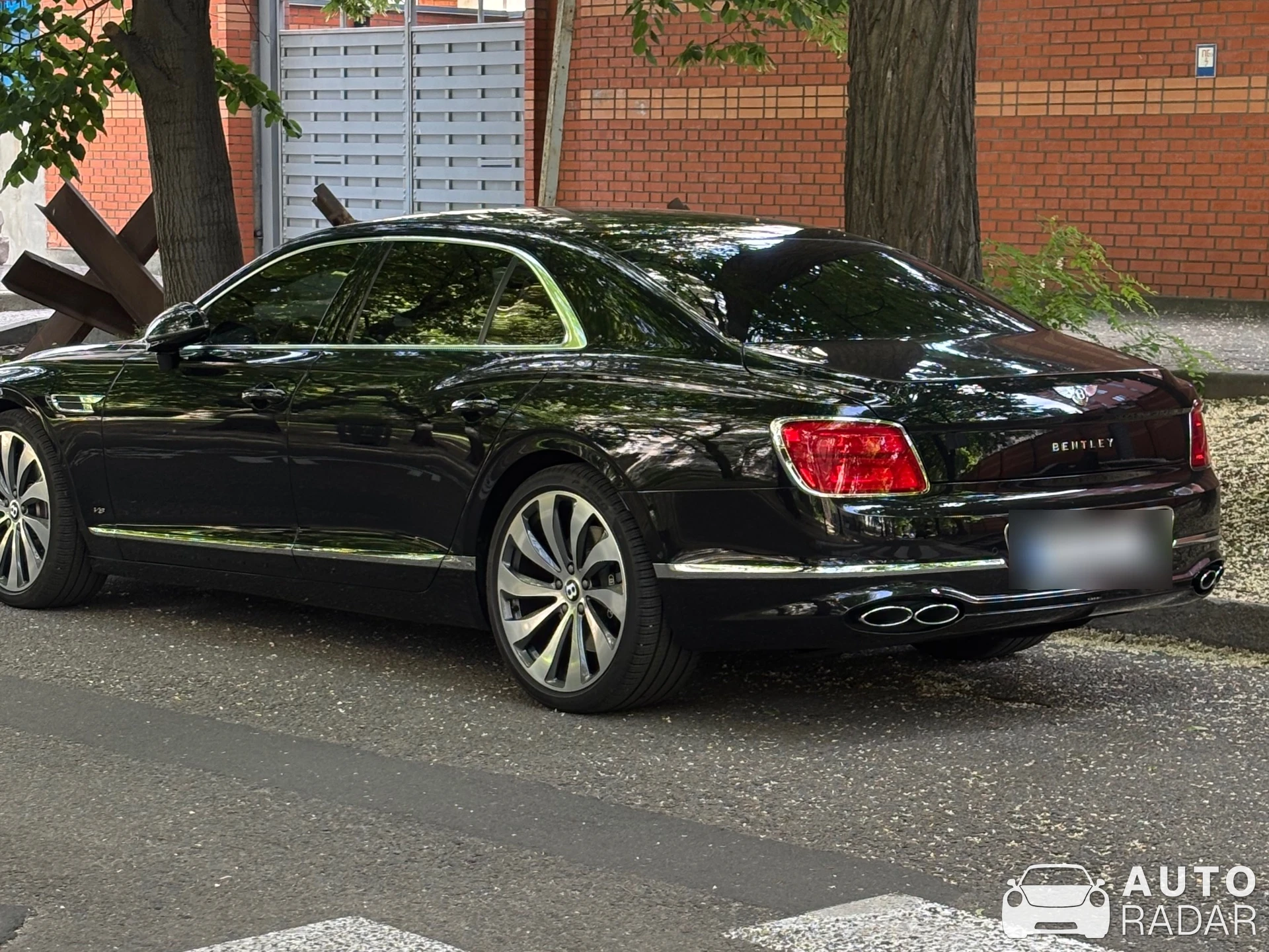 Bentley Flying Spur V8 spotted in Dnipro