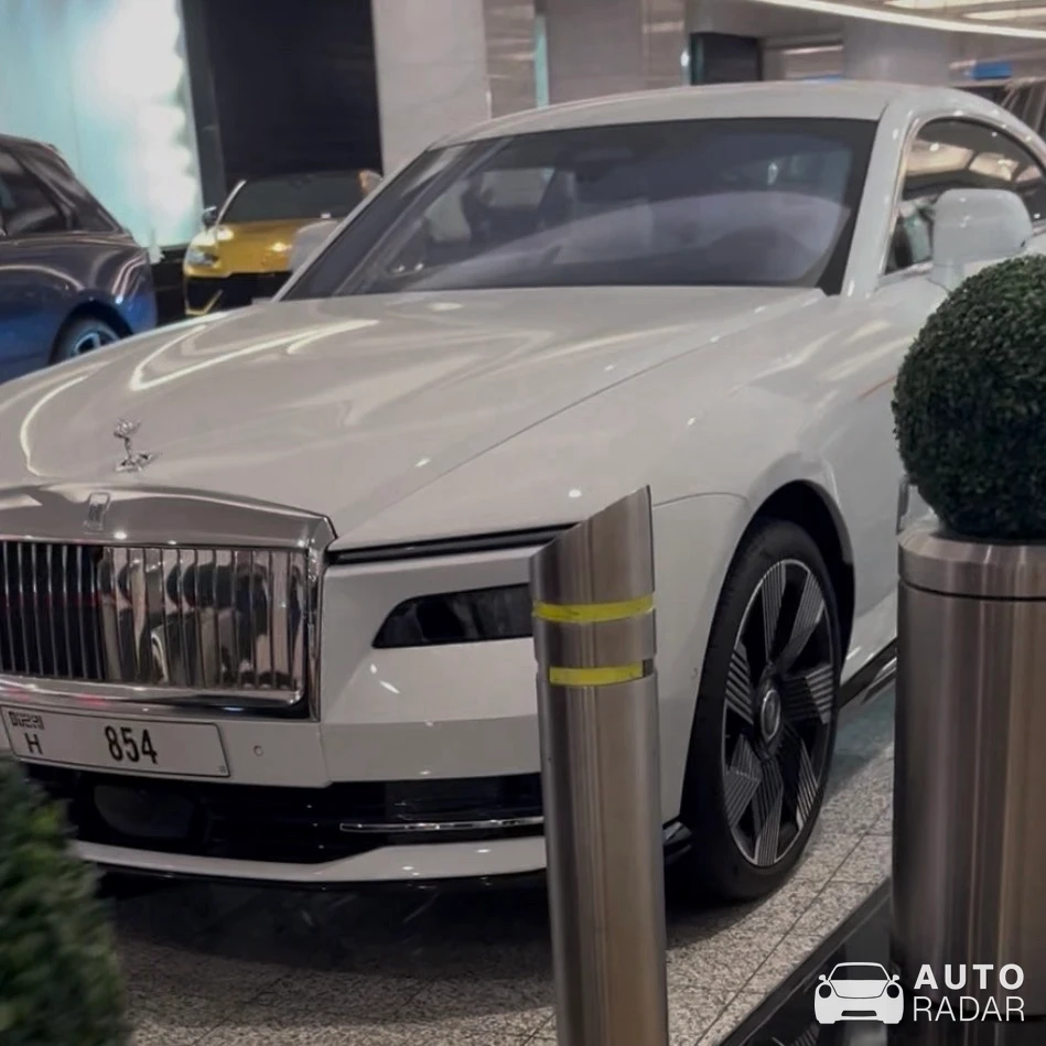 Rolls-Royce Spectre spotted in Dubai, United Arab Emirates