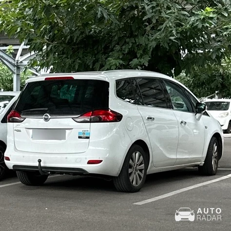Opel Zafira spotted in Perpignan