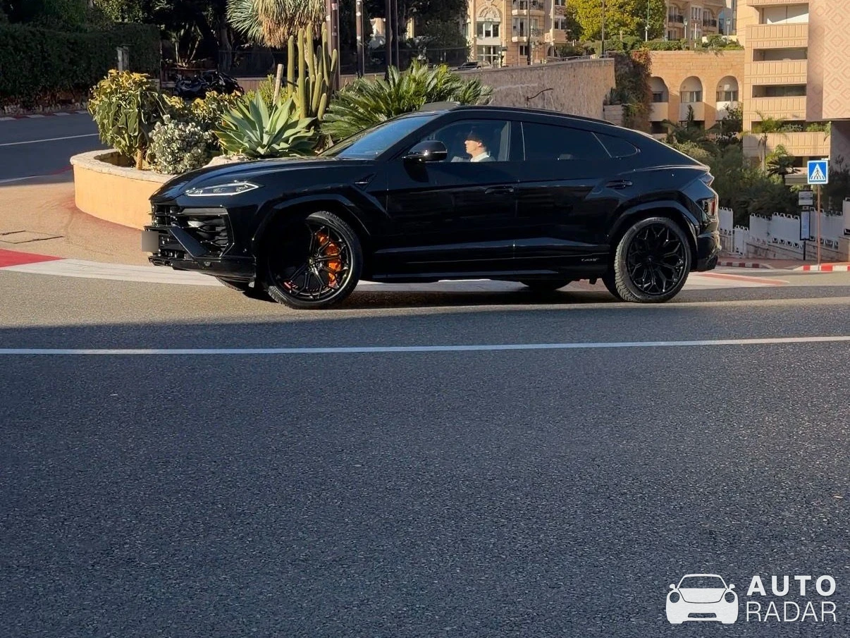 Lamborghini Urus SE spotted in Monaco, Monaco