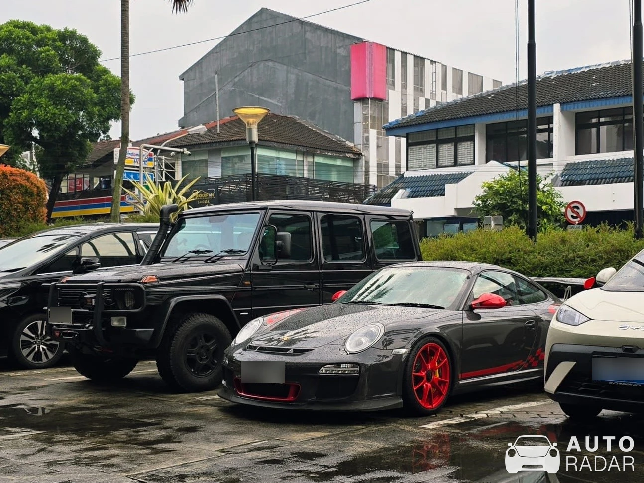 Porsche 997 GT3 RS spotted in Jakarta, Indonesia