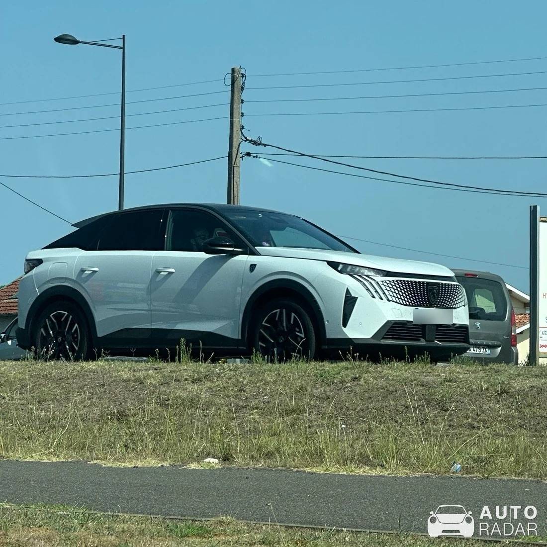 Peugeot 2008 spotted in Saint-Vincent-de-Tyrosse