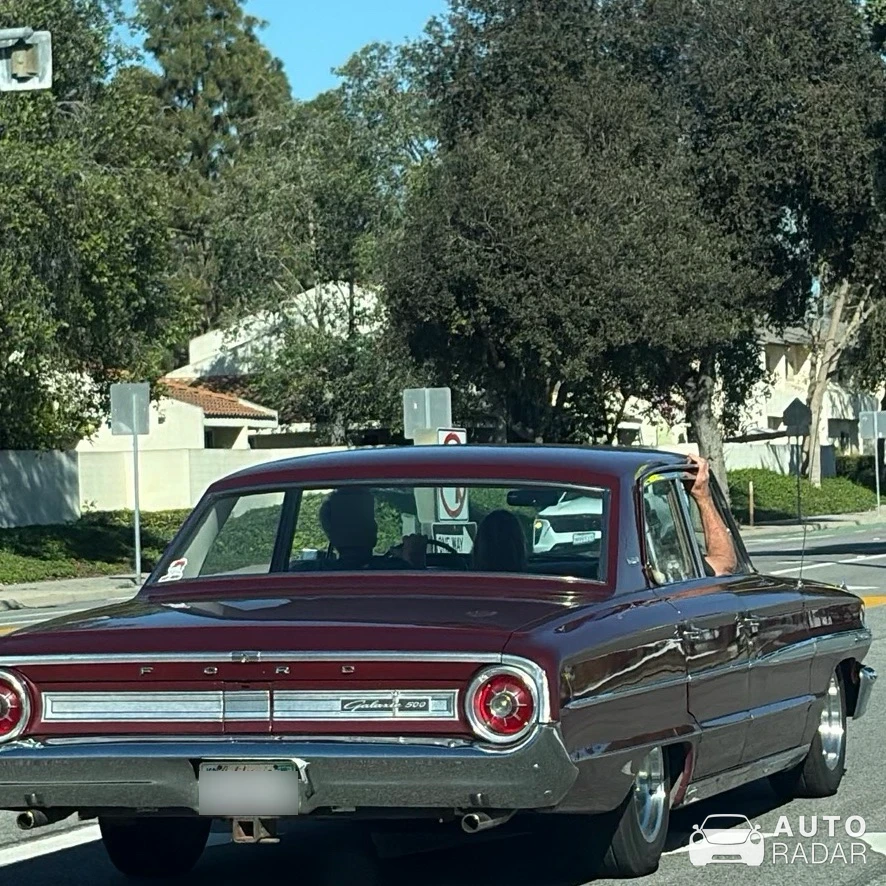 Ford Galaxie 500 Sedan spotted in Ventura