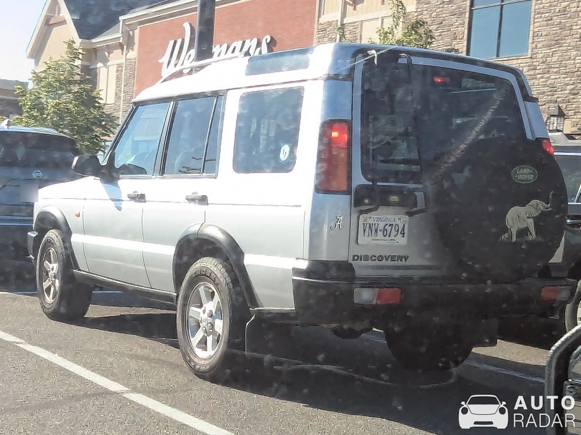 Land Rover Discovery spotted in Henrico