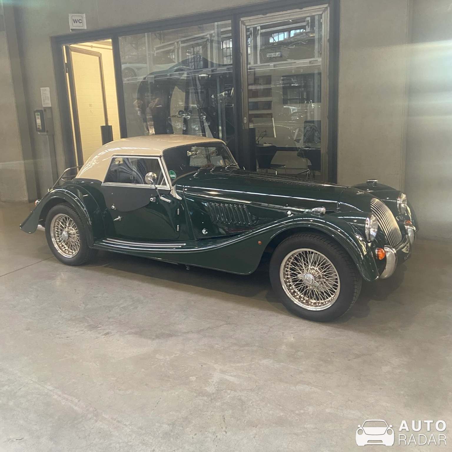 Morgan Plus 4 spotted in Düsseldorf, Deutschland