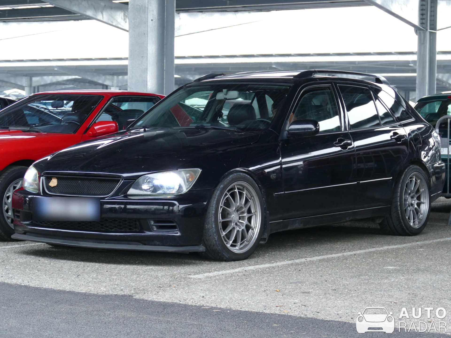 Lexus IS 200 Sportcross spotted in Chassieu