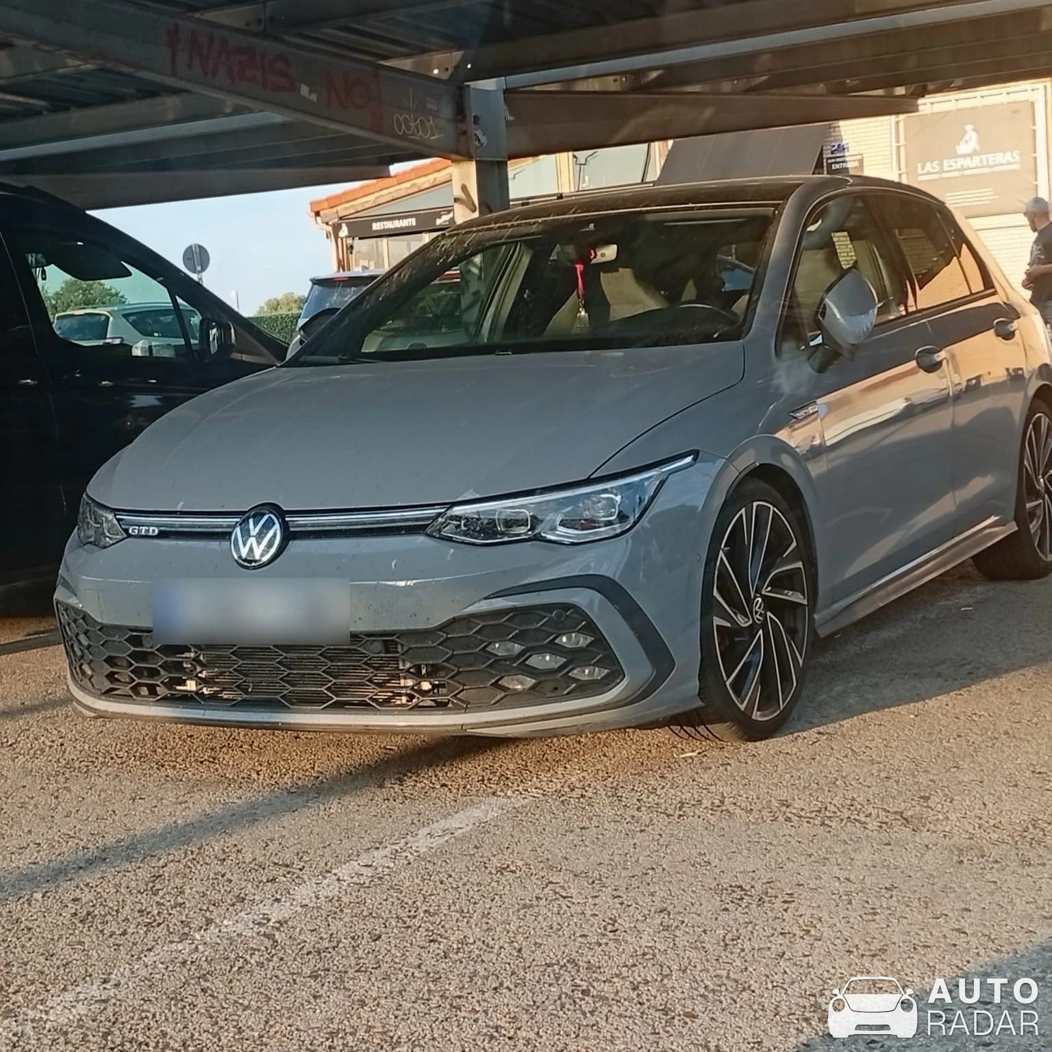 Volkswagen Golf GTD spotted in Madrid