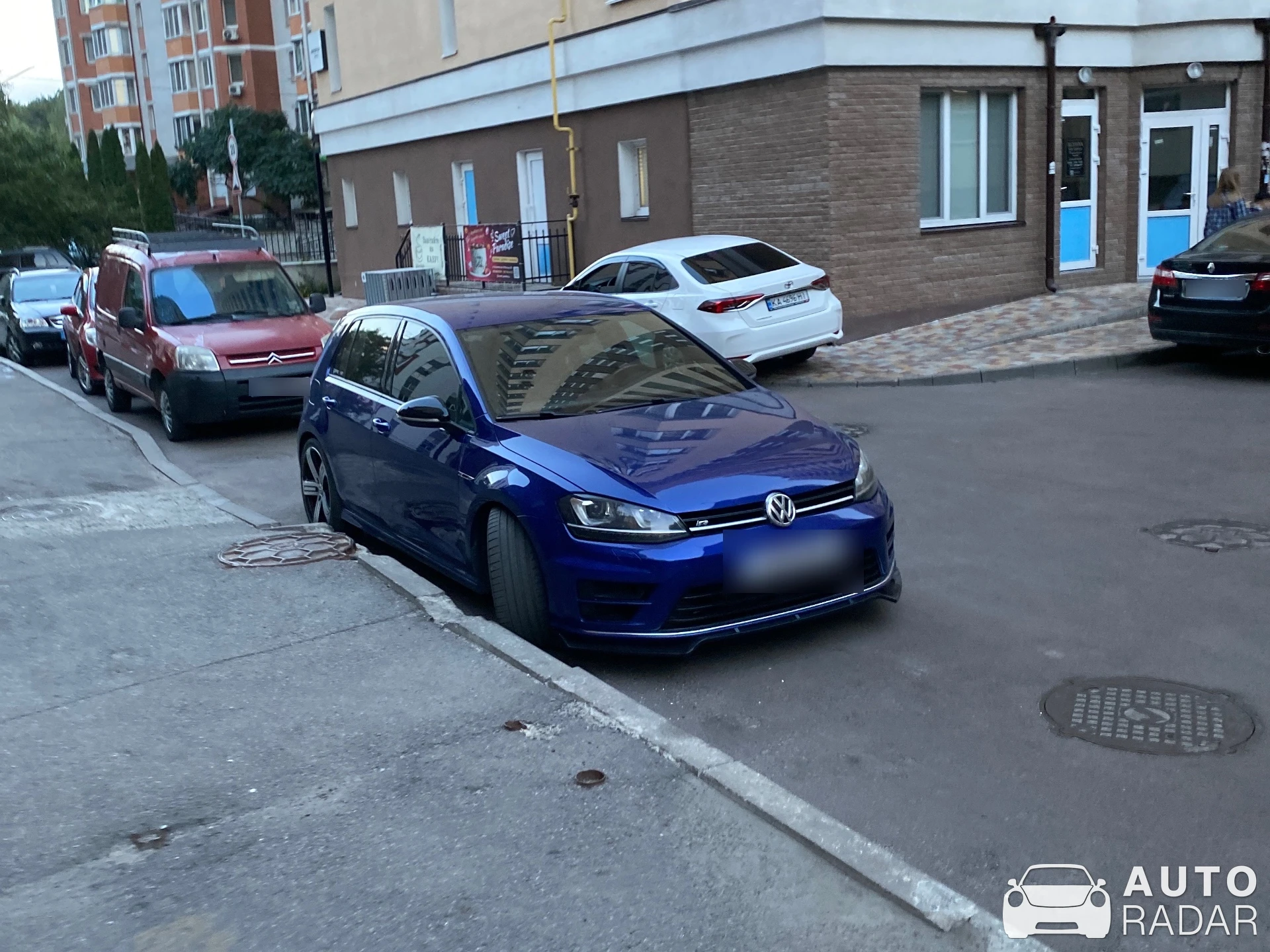 Volkswagen Golf R Variant 2018 spotted in Вишневе