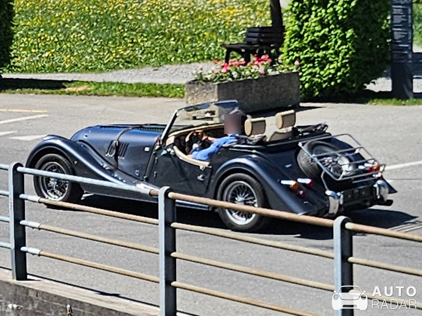 Morgan Plus 4 spotted in Lens