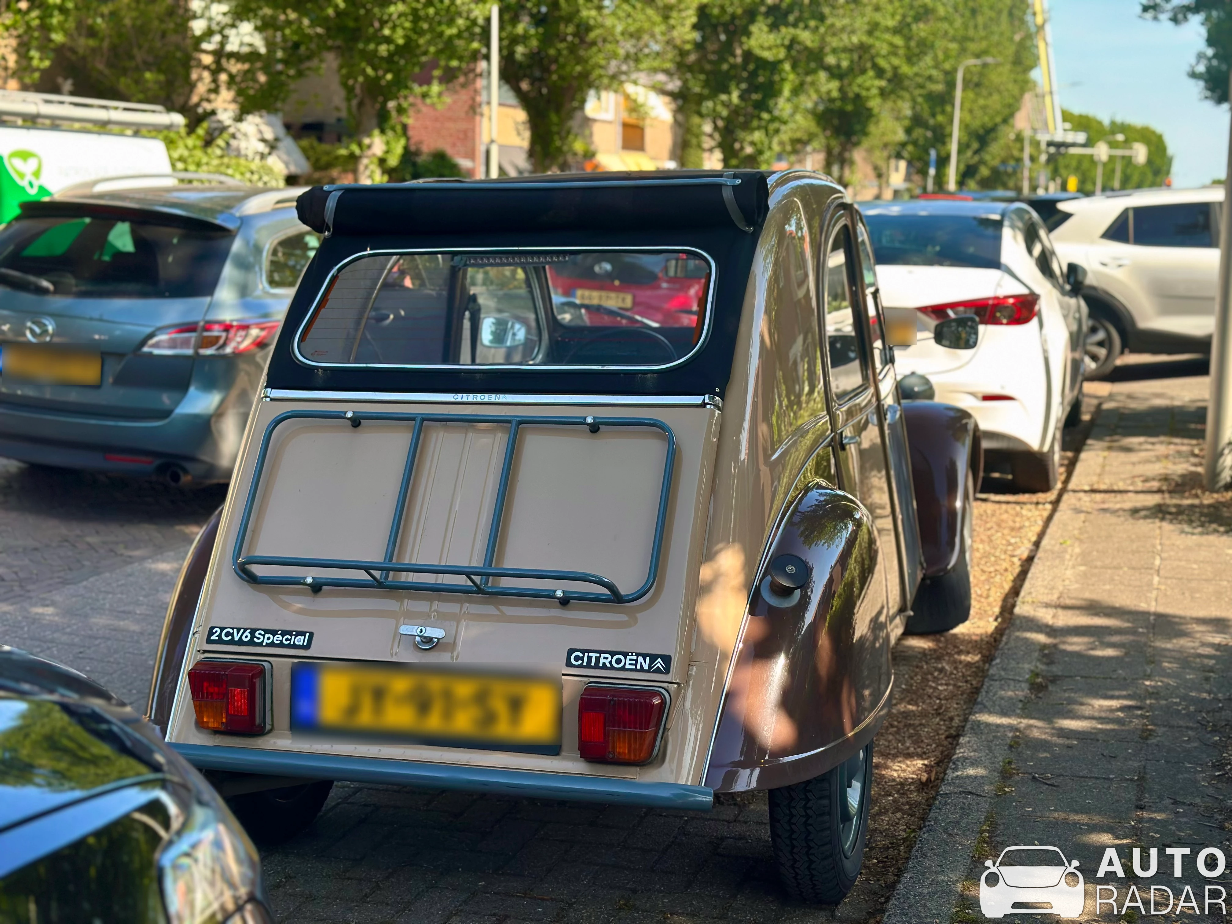 Citroën 2CV6 Special spotted in Monster