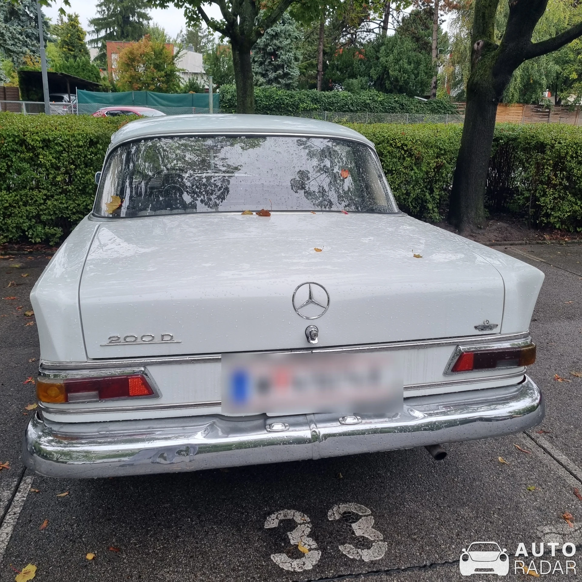 Mercedes-Benz 200D W110 spotted in Vienna