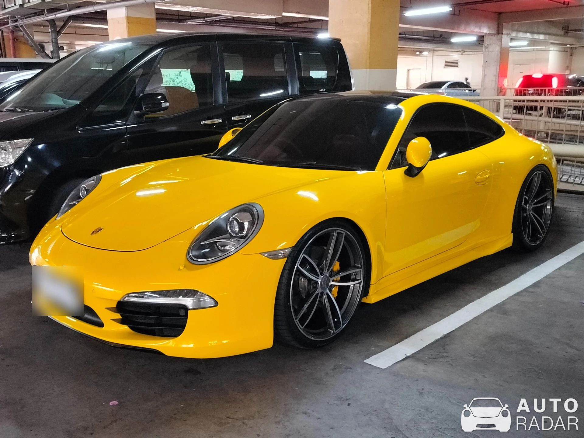 Porsche 991 Carrera S MkI spotted in Kota Jakarta Pusat, Indonesia