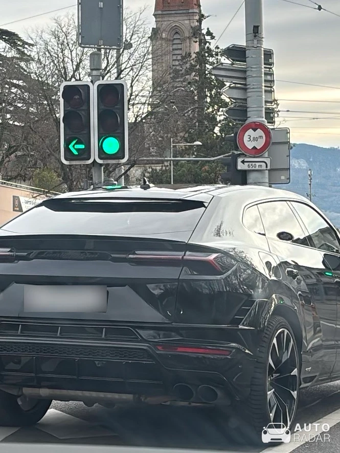 Lamborghini Urus spotted in Grand-Lancy, Suisse