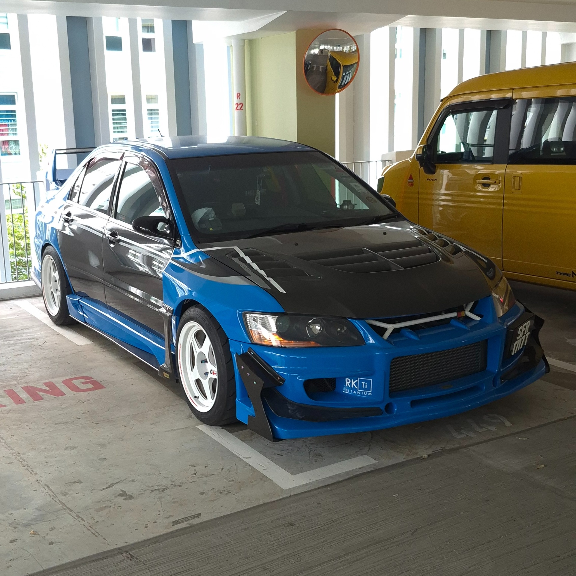 Mitsubishi Lancer Evolution IX MR