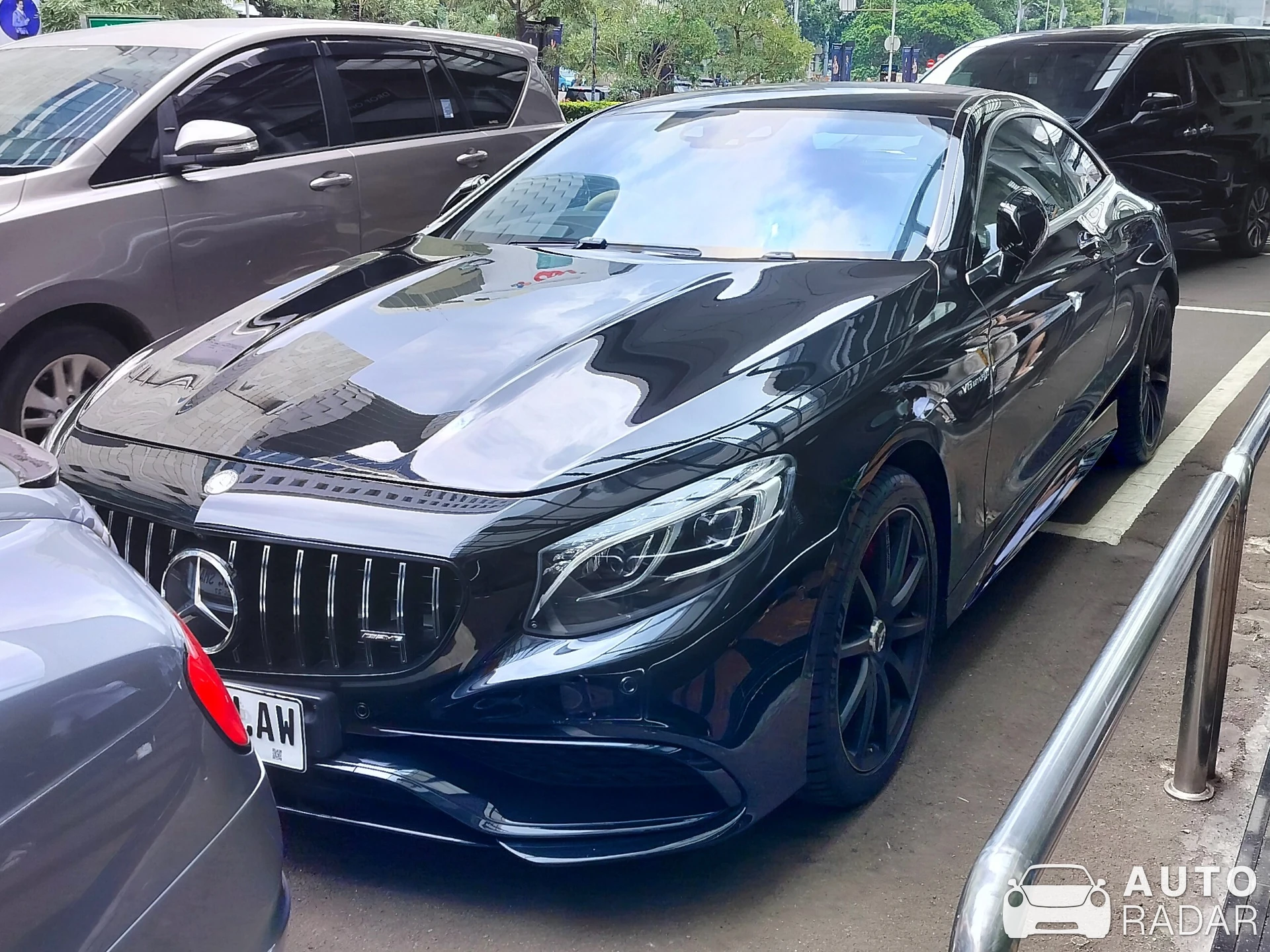 Mercedes-AMG S 63 Coupé C217 spotted in Kota Jakarta Pusat, Indonesia