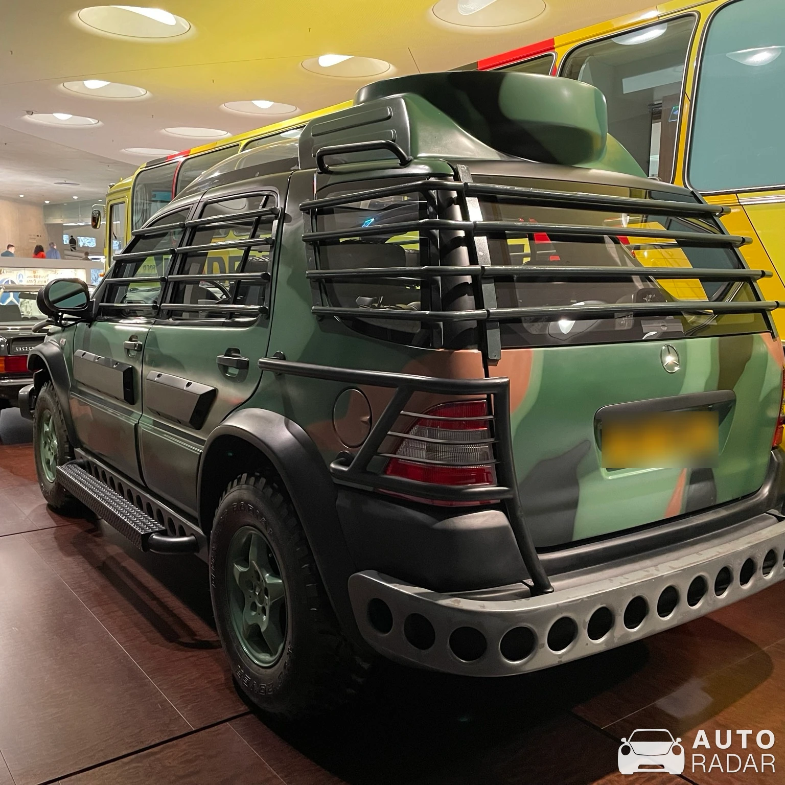 Mercedes-Benz ML 320 „Lost World Movie“ spotted in Strasbourg