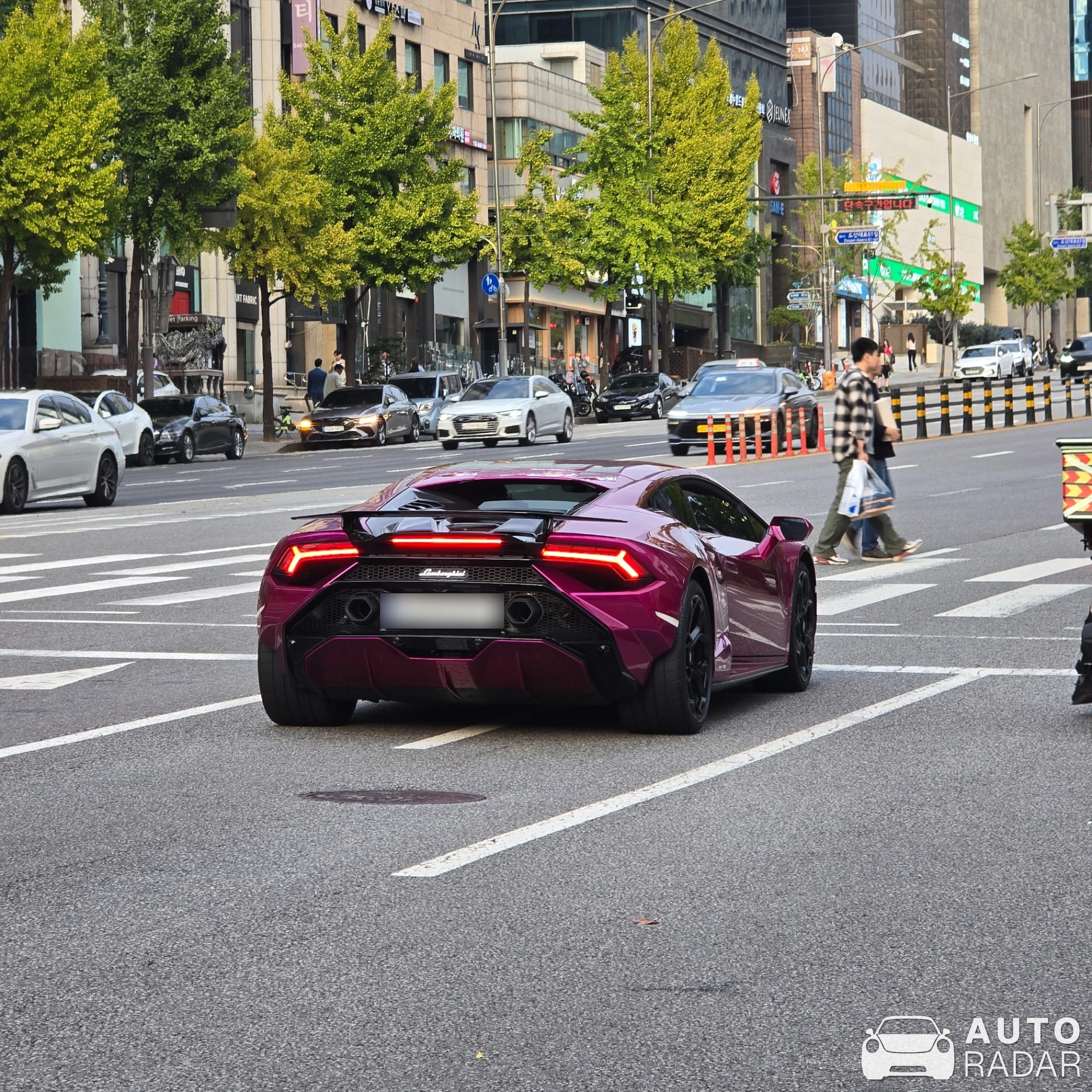 Lamborghini Huracán LP640-2 Tecnica spotted in 강남구, 대한민국