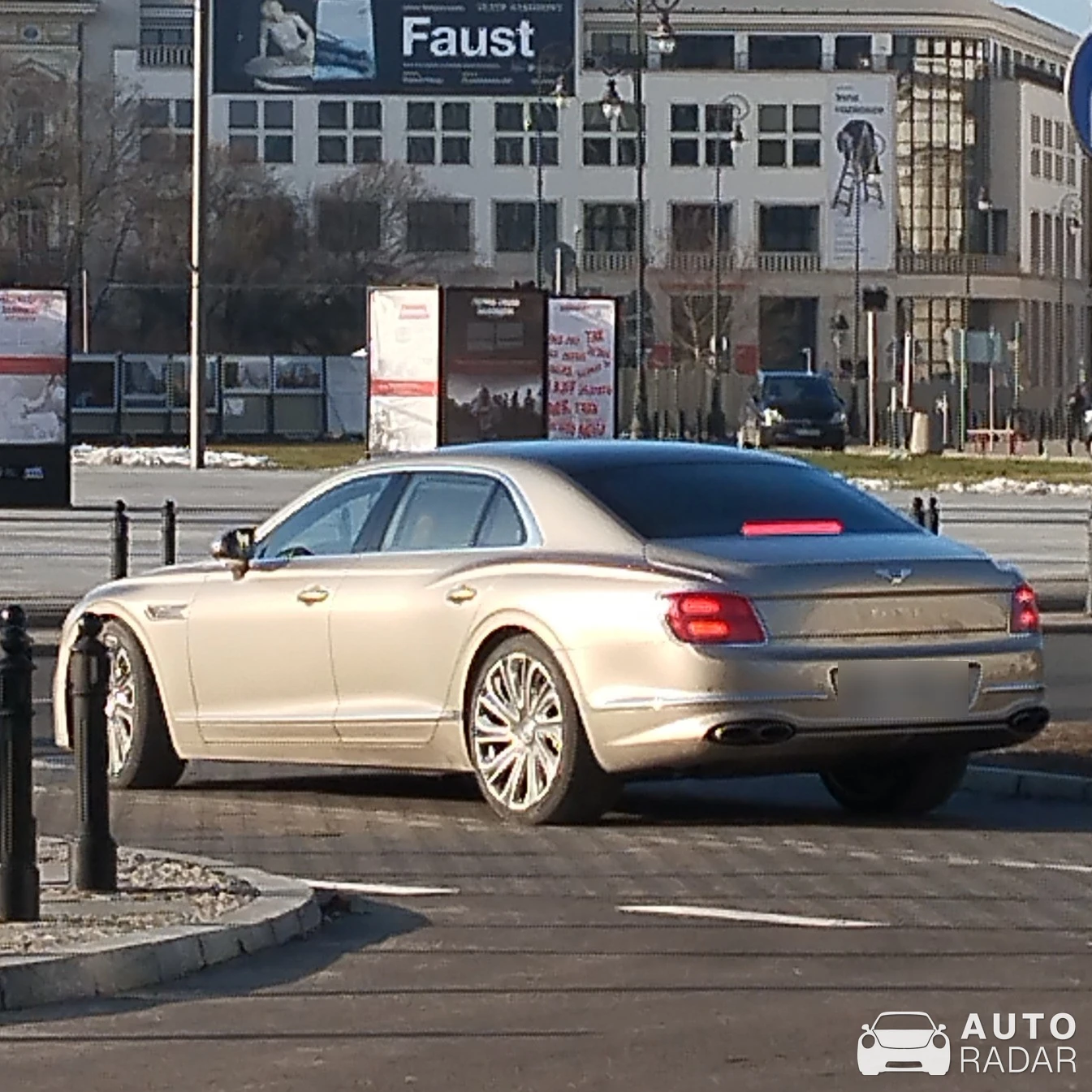 Bentley Flying Spur W12 spotted in Warszawa, Polska