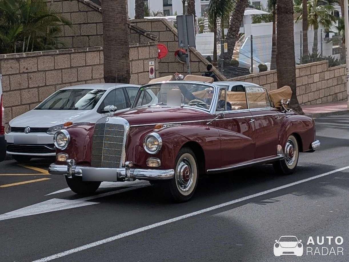 Mercedes-Benz 300 Cabriolet D spotted in Adeje
