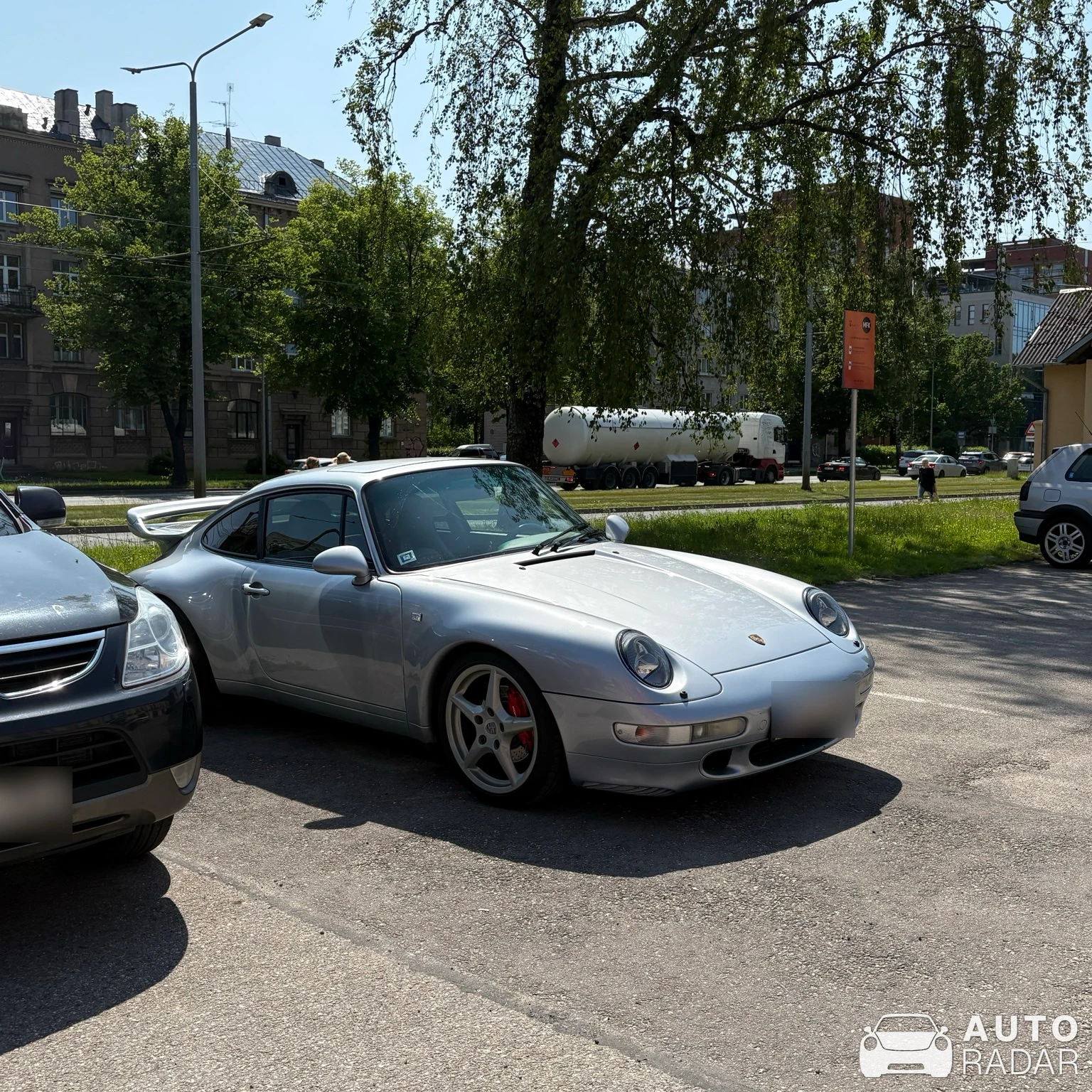 Porsche 993 Carrera spotted in Rīga, Латвия