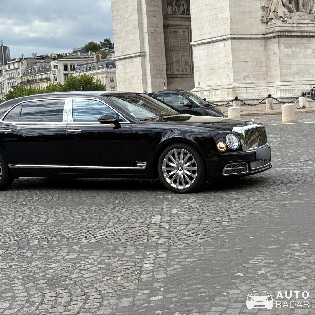 Bentley Mulsanne EWB 2016 spotted in Paris